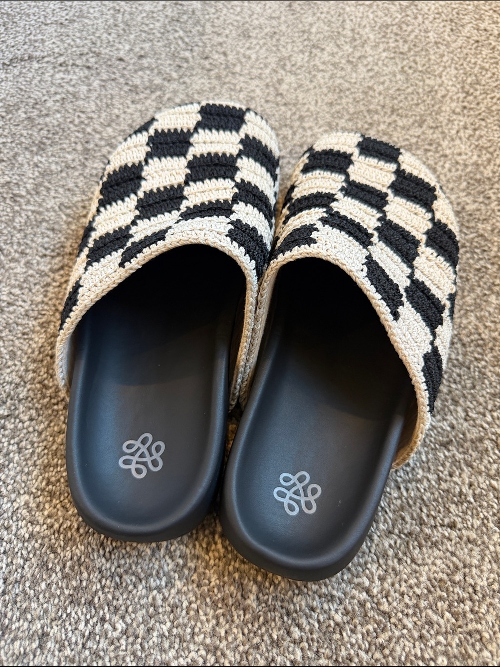 The Sak Bolinas Women's Black & Cream Checkered Crochet Slide Mules - Picture 2 of 3